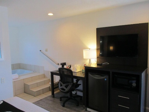 SureStay Hotel by Best Western Seaside Monterey image 8